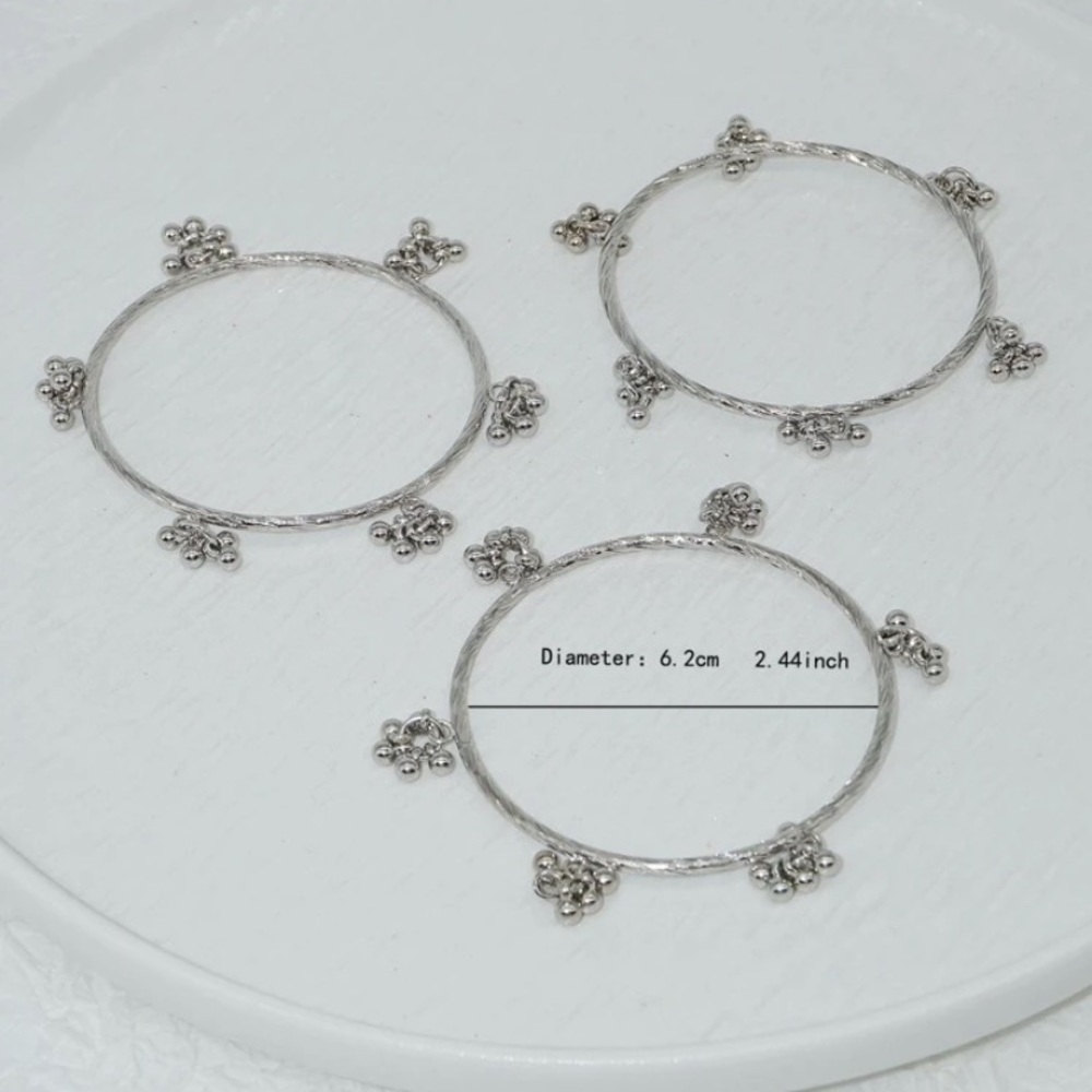 Elegant Silver Bangle Set (3) - Picture 3 of 3